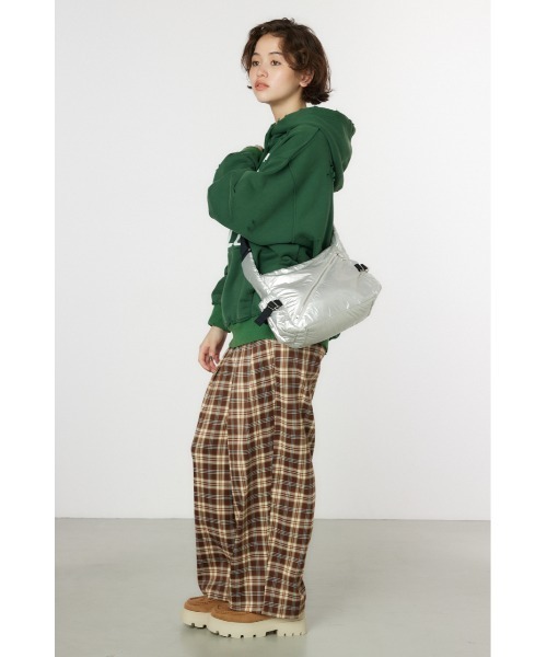 RODEO CROWNS WIDE BOWL(ロデオクラウンズワイドボウル)の「SHINY PUFF BAG(ショルダーバッグ・レディース・シルバー/ブラック/ブロンズ・FREE)」の9枚目の写真