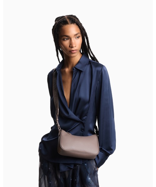 EMPORIO ARMANI(エンポリオアルマーニ)の「【エンポリオ アルマーニ】バゲット バッグ ディアプリント(ショルダーバッグ・レディース・グレイッシュブルー/ベージュ/レッド・FREE)」の4枚目の写真