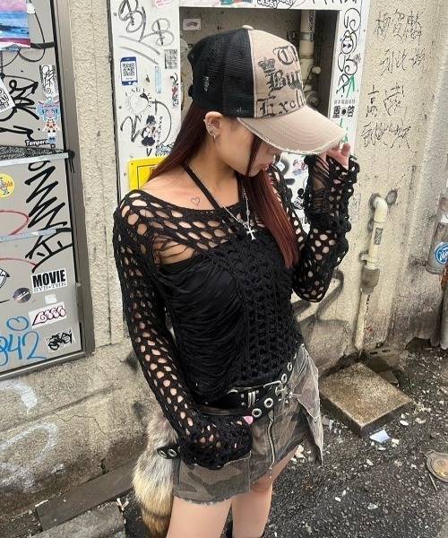 XU（エックスユー）の「ストリートファッション XU エックスユー cross damage mesh cap クロスダメージメッシュキャップ パッチワークロゴキャップ プリントロゴキャップ 十字架キャップ 韓国ファッション 韓国ストリート Y2K（キャップ・メンズ・ブラック/ベージュ・ONE SIZE）」の8枚目の写真