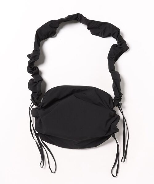 by LOVEiT（バイラビット）の「【ハローキティ】2wayくしゅくしゅバッグ（バックパック/リュック・キッズ・ブラック/アイボリー・FREE）」の13枚目の写真