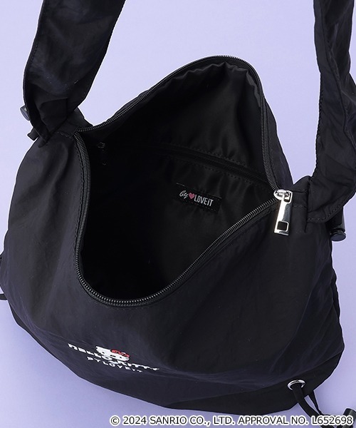 by LOVEiT（バイラビット）の「【ハローキティ】2wayくしゅくしゅバッグ（バックパック/リュック・キッズ・ブラック/アイボリー・FREE）」の7枚目の写真