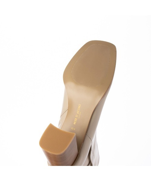 Mode et Jacomo(モードエジャコモ)の「サイドバックルショートブーツ(ブーツ・レディース・ブラウン/ブラック/アイボリー・23cm/23.5cm/24cm/22.5cm/24.5cm)」の8枚目の写真