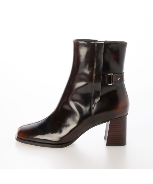 Mode et Jacomo(モードエジャコモ)の「サイドバックルショートブーツ(ブーツ・レディース・ブラウン/ブラック/アイボリー・23cm/23.5cm/24cm/22.5cm/24.5cm)」の4枚目の写真