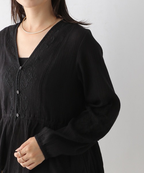 LEPSIM（レプシィム）の「刺繍ペプラムブラウス　128200（シャツ/ブラウス・レディース・ブラック/オフホワイト・FREE）」の7枚目の写真