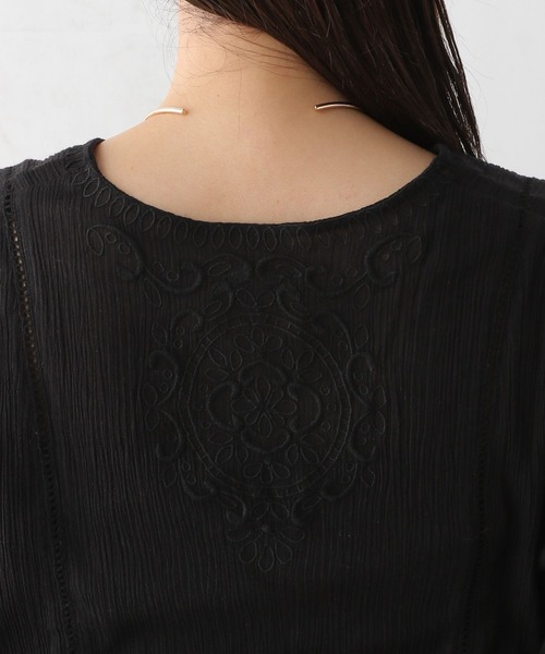 LEPSIM（レプシィム）の「刺繍ペプラムブラウス　128200（シャツ/ブラウス・レディース・ブラック/オフホワイト・FREE）」の5枚目の写真