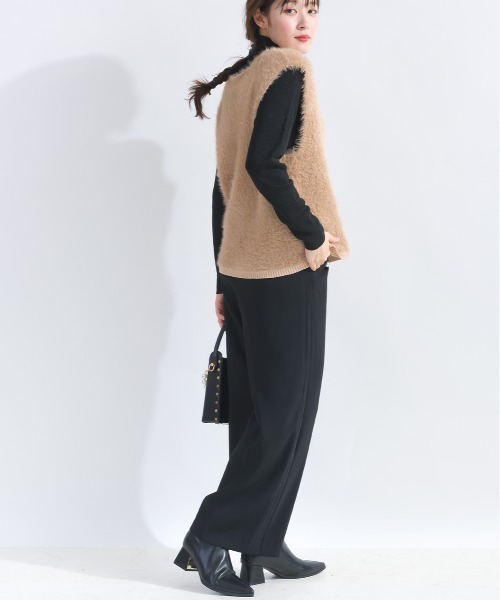 DIARIUM（ディアリウム）の「フェザーヤーンニットベスト（ベスト・レディース・キャメル/グレイッシュベージュ・M）」の10枚目の写真