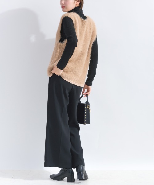 DIARIUM（ディアリウム）の「フェザーヤーンニットベスト（ベスト・レディース・キャメル/グレイッシュベージュ・M）」の4枚目の写真