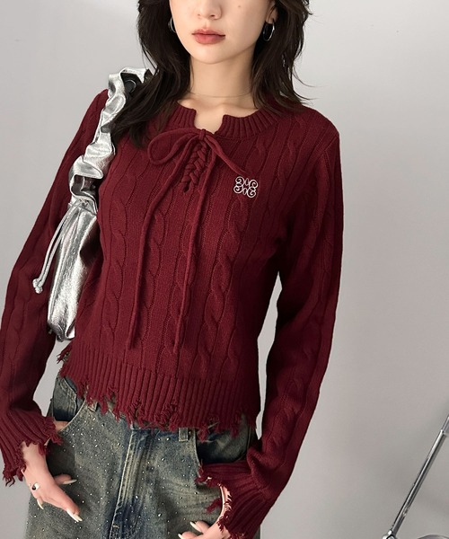 mily bilet(ミウィビレット)の「【mily bilet】大人カジュアルかわいい。レースアップデザイン胸刺繍ケーブルダメージニット(ニット/セーター・レディース・アイボリー/バーガンディー/グレー/チャコールグレー・X-LARGE/SMALL/MEDIUM/LARGE)」の19枚目の写真