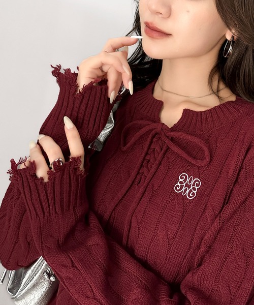 mily bilet(ミウィビレット)の「【mily bilet】大人カジュアルかわいい。レースアップデザイン胸刺繍ケーブルダメージニット(ニット/セーター・レディース・アイボリー/バーガンディー/グレー/チャコールグレー・X-LARGE/SMALL/MEDIUM/LARGE)」の20枚目の写真