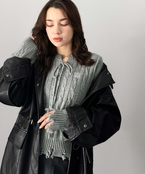 mily bilet(ミウィビレット)の「【mily bilet】大人カジュアルかわいい。レースアップデザイン胸刺繍ケーブルダメージニット(ニット/セーター・レディース・アイボリー/バーガンディー/グレー/チャコールグレー・X-LARGE/SMALL/MEDIUM/LARGE)」の17枚目の写真