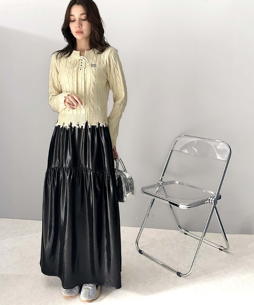 mily bilet(ミウィビレット)の「【mily bilet】大人カジュアルかわいい。レースアップデザイン胸刺繍ケーブルダメージニット(ニット/セーター・レディース・アイボリー/バーガンディー/グレー/チャコールグレー・X-LARGE/SMALL/MEDIUM/LARGE)」の10枚目の写真