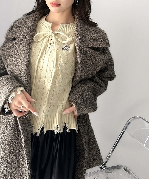 mily bilet(ミウィビレット)の「【mily bilet】大人カジュアルかわいい。レースアップデザイン胸刺繍ケーブルダメージニット(ニット/セーター・レディース・アイボリー/バーガンディー/グレー/チャコールグレー・X-LARGE/SMALL/MEDIUM/LARGE)」の9枚目の写真