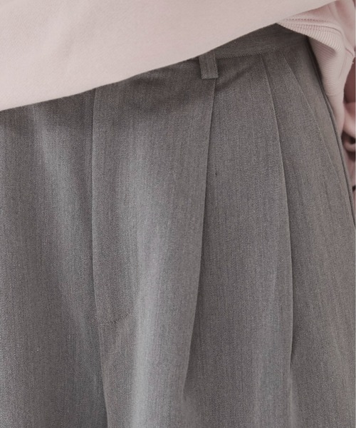 ANGIE(アンジー)の「タックカーブパンツ(スラックス・レディース・グレー/アイボリー/ブラック/ダークグレー・FREE)」の14枚目の写真