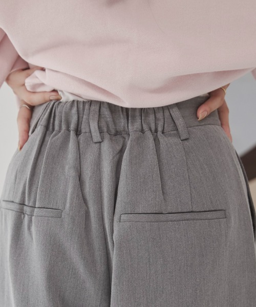 ANGIE(アンジー)の「タックカーブパンツ(スラックス・レディース・グレー/アイボリー/ブラック/ダークグレー・FREE)」の13枚目の写真