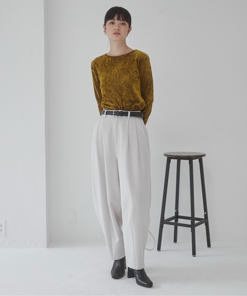 ANGIE(アンジー)の「タックカーブパンツ(スラックス・レディース・グレー/アイボリー/ブラック/ダークグレー・FREE)」の5枚目の写真