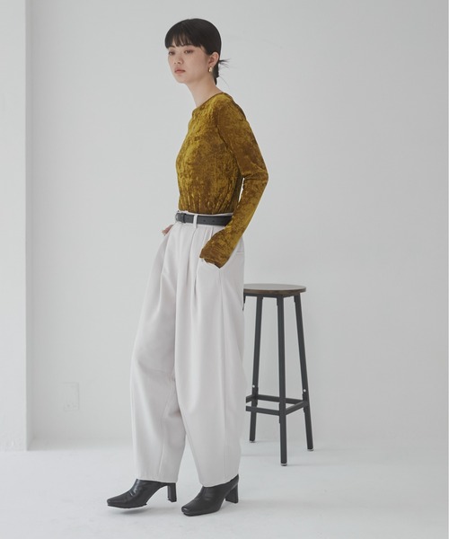 ANGIE(アンジー)の「タックカーブパンツ(スラックス・レディース・グレー/アイボリー/ブラック/ダークグレー・FREE)」の6枚目の写真