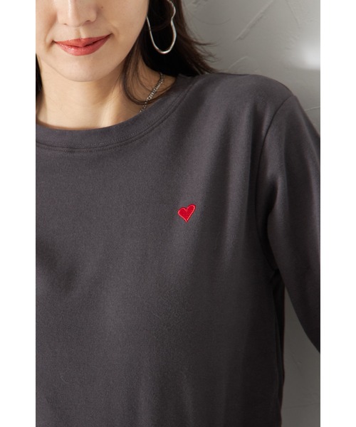 &. NOSTALGIA（アンドドットノスタルジア）の「【ZOZO限定】ハート刺繍ロンT（Tシャツ/カットソー・レディース・オフホワイト/ブラック/チャコールグレー・FREE）」の17枚目の写真