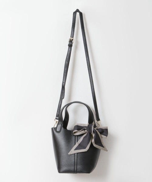 Julia Boutique（ジュリアブティック）の「スカーフ付き2wayハンドバッグ（ハンドバッグ・レディース・レッド/ピンク/ブルー/オフホワイト/ブラック/グレイッシュベージュ・ONE）」の18枚目の写真