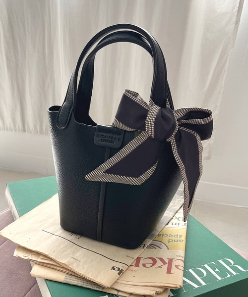 Julia Boutique（ジュリアブティック）の「スカーフ付き2wayハンドバッグ（ハンドバッグ・レディース・レッド/ピンク/ブルー/オフホワイト/ブラック/グレイッシュベージュ・ONE）」の10枚目の写真