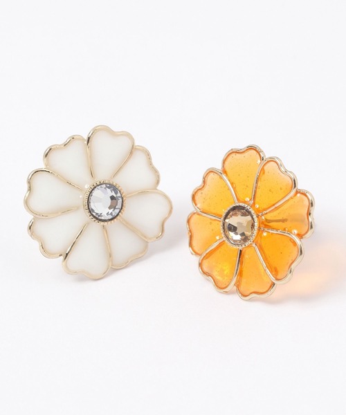 GLOBAL WORK（グローバルワーク）の「ステンド風フラワーピアス/ 145250（ピアス（両耳用）・レディース・ホワイト/イエロー・ONE SIZE）」の3枚目の写真