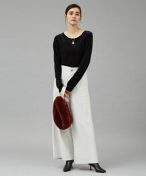 qualite scape(カリテ スケープ)の「サイドシャーリングベロアロンT/秋服/冬服(Tシャツ/カットソー・レディース・グレー/ブラック/ホワイト/ピンク・フリー)」の5枚目の写真