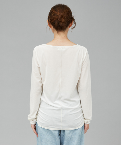 qualite scape(カリテ スケープ)の「サイドシャーリングベロアロンT/秋服/冬服(Tシャツ/カットソー・レディース・グレー/ブラック/ホワイト/ピンク・フリー)」の10枚目の写真