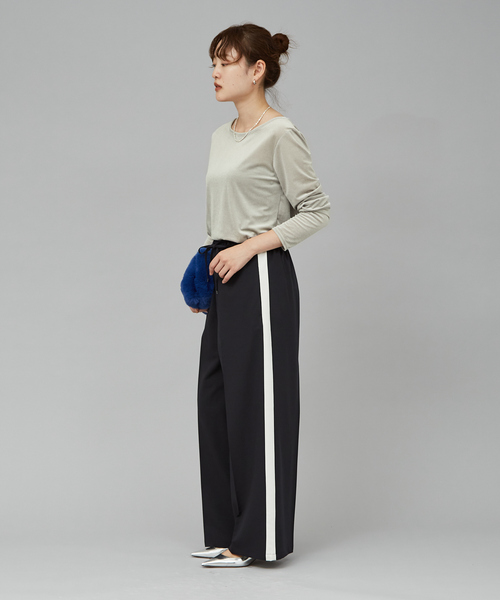 qualite scape(カリテ スケープ)の「サイドシャーリングベロアロンT/秋服/冬服(Tシャツ/カットソー・レディース・グレー/ブラック/ホワイト/ピンク・フリー)」の16枚目の写真