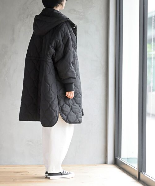 rps（アールピーエス）の「ウェーブキルトＢＩＧフードコート（その他アウター・レディース・アイボリー/ブラック/カーキ・フリー）」の7枚目の写真