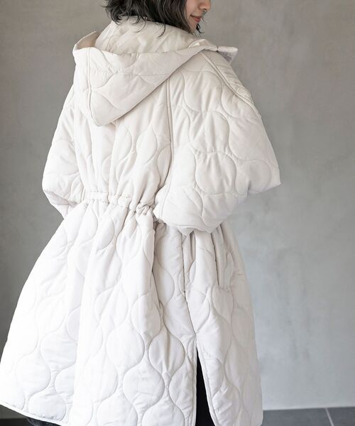 rps（アールピーエス）の「ウェーブキルトＢＩＧフードコート（その他アウター・レディース・アイボリー/ブラック/カーキ・フリー）」の17枚目の写真