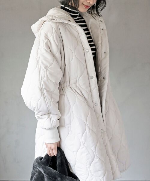 rps（アールピーエス）の「ウェーブキルトＢＩＧフードコート（その他アウター・レディース・アイボリー/ブラック/カーキ・フリー）」の18枚目の写真