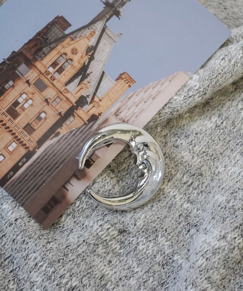 Port（ポート）の「【 Port / ポート 】 メタル モチーフ ブローチ_（ブローチ/コサージュ・レディース・ゴールド/シルバー系その他2/シルバー/ゴールド系その他2/シルバー系その他/ゴールド系その他/シルバー系その他3/ゴールド系その他3/シルバー系その他4/ゴールド系その他4/シルバー系その他5/ゴールド系その他5・FREE）」の3枚目の写真