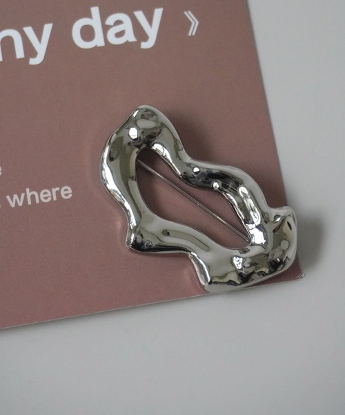 Port（ポート）の「【 Port / ポート 】 メタル モチーフ ブローチ_（ブローチ/コサージュ・レディース・ゴールド/シルバー系その他2/シルバー/ゴールド系その他2/シルバー系その他/ゴールド系その他/シルバー系その他3/ゴールド系その他3/シルバー系その他4/ゴールド系その他4/シルバー系その他5/ゴールド系その他5・FREE）」の6枚目の写真