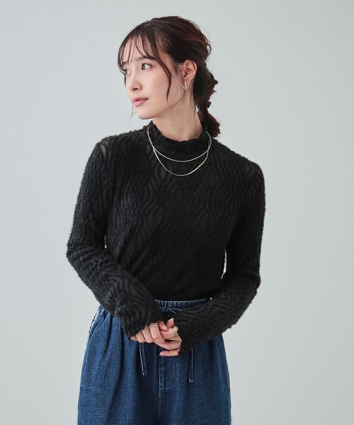 Cutie Blonde(キューティーブロンド)の「【S-LL/洗える】レイヤードコーデに ふわふわフェザー調ウェーブ柄インナー(Tシャツ/カットソー・レディース・ホワイト/ブラック/グレー・01/02/03/04)」の13枚目の写真