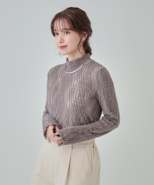 Cutie Blonde(キューティーブロンド)の「【S-LL/洗える】レイヤードコーデに ふわふわフェザー調ウェーブ柄インナー(Tシャツ/カットソー・レディース・ホワイト/ブラック/グレー・01/02/03/04)」の17枚目の写真