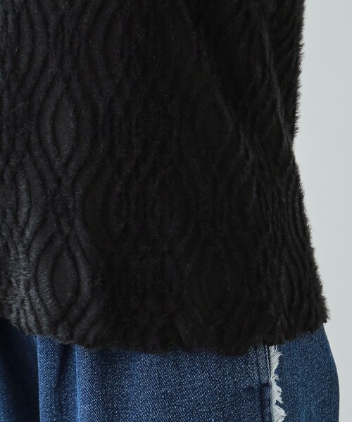 Cutie Blonde(キューティーブロンド)の「【S-LL/洗える】レイヤードコーデに ふわふわフェザー調ウェーブ柄インナー(Tシャツ/カットソー・レディース・ホワイト/ブラック/グレー・01/02/03/04)」の18枚目の写真