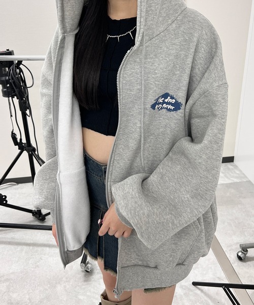 Figments（フィグメンツ）の「メッセージプリントZIPパーカー