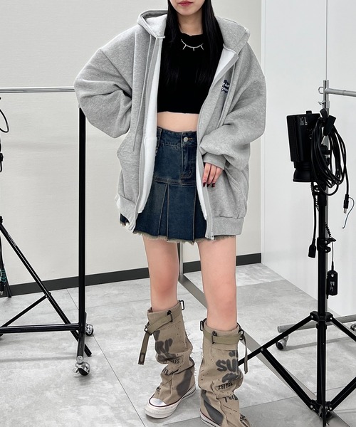 Figments（フィグメンツ）の「メッセージプリントZIPパーカー