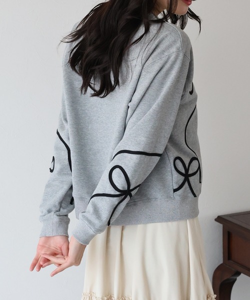 BLUEEAST（ブルーイースト）の「リボンコード刺繍スウェット（スウェット・レディース・グレー/ブラック/アイボリー・MEDIUM）」の12枚目の写真