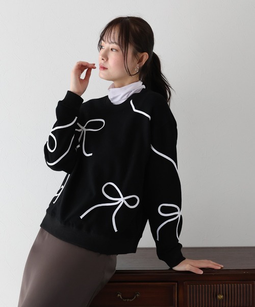 BLUEEAST（ブルーイースト）の「リボンコード刺繍スウェット（スウェット・レディース・グレー/ブラック/アイボリー・MEDIUM）」の8枚目の写真