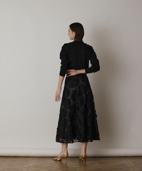 GRACE CONTINENTAL（グレースコンチネンタル）の「ローズ刺繍フレアスカート（スカート・レディース・ホワイト/ブラック・36/38）」の5枚目の写真