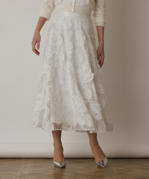 GRACE CONTINENTAL（グレースコンチネンタル）の「ローズ刺繍フレアスカート（スカート・レディース・ホワイト/ブラック・36/38）」の13枚目の写真
