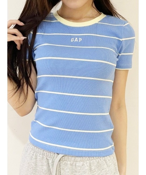 GAP（ギャップ）の「モダン クロップド Gapロゴtシャツ（Tシャツ/カットソー・レディース・ブラック/オフホワイト/ネイビー/ブルー系その他・XL/M/XS/XXS/L/S）」の4枚目の写真