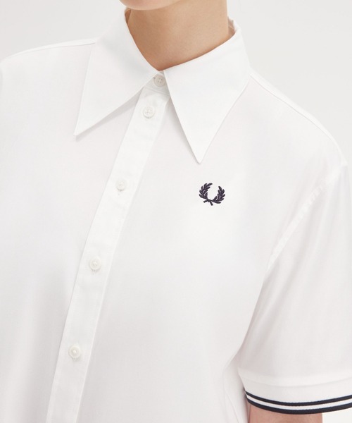 FRED PERRY(フレッドペリー)の「Tipped Shirt Dress/ティップラインシャツワンピース(シャツワンピース・レディース・ホワイト・10)」の2枚目の写真