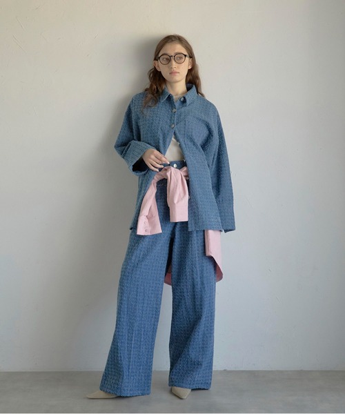 MINERTE（ミネルテ）の「【MINERTE】crush denim big cuffs shirt / クラッシュデニムビッグカフスシャツ（シャツ/ブラウス・レディース・ブルー/インディゴブルー・FREE）」の5枚目の写真