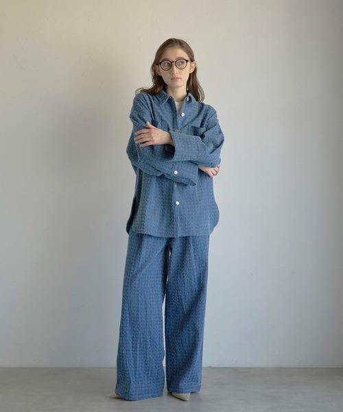 MINERTE（ミネルテ）の「【MINERTE】crush denim big cuffs shirt / クラッシュデニムビッグカフスシャツ（シャツ/ブラウス・レディース・ブルー/インディゴブルー・FREE）」の11枚目の写真