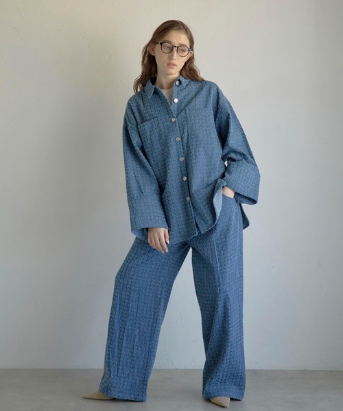 MINERTE（ミネルテ）の「【MINERTE】crush denim big cuffs shirt / クラッシュデニムビッグカフスシャツ（シャツ/ブラウス・レディース・ブルー/インディゴブルー・FREE）」の17枚目の写真