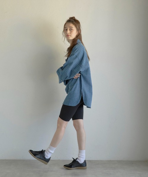 MINERTE（ミネルテ）の「【MINERTE】crush denim big cuffs shirt / クラッシュデニムビッグカフスシャツ（シャツ/ブラウス・レディース・ブルー/インディゴブルー・FREE）」の22枚目の写真