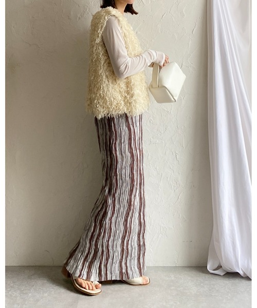 She's Closet（シーズクローゼット）の「ニュアンスストライプ柄ストレートIラインハイウエスト細プリーツロングスカート（スカート・レディース・ブラック/ブラウン・FREE）」の9枚目の写真