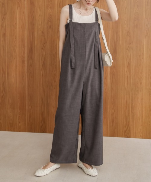 Bab（バブ）の「フロントタック バックデザインキャミサロペット（サロペット/オーバーオール・レディース・ベージュ/チャコールグレー・M）」の2枚目の写真