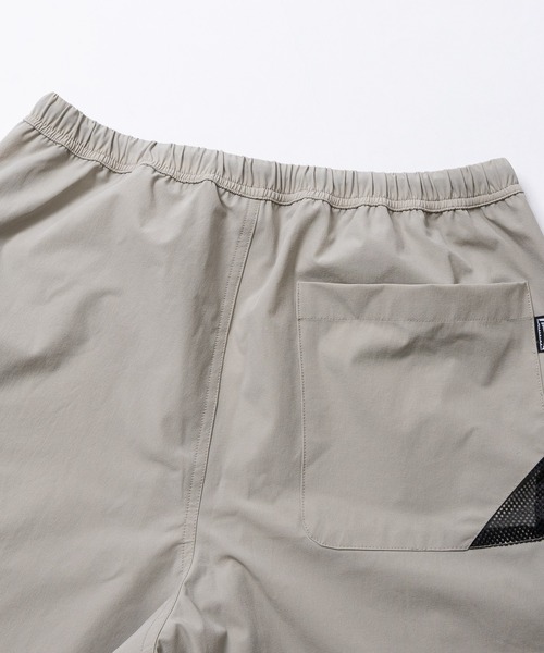 THRASHER（スラッシャー）の「【at】〔THRASHER/スラッシャー〕NYLON SHORTS ストレッチナイロン ワイドカーゴショーツ 接触冷感/吸水速乾（カーゴパンツ・メンズ・ブラック/グレイッシュベージュ/カーキ/ブラウン系その他/ブラック系その他/ベージュ系その他・MEDIUM/LARGE）」の22枚目の写真